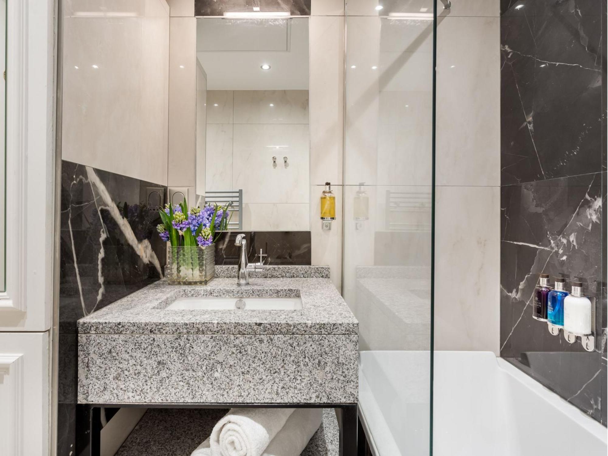 Merveil - Luxury -champs Elysees- Ponthieu I *